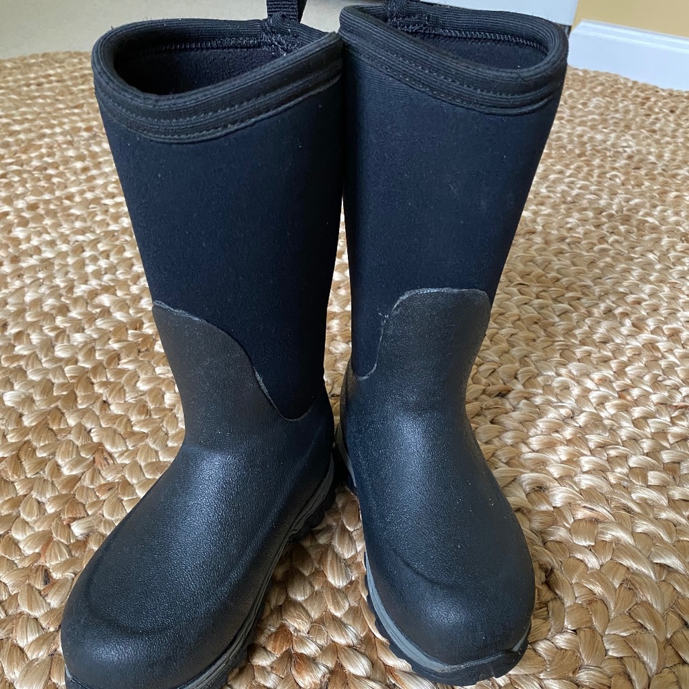 Boys muck boot